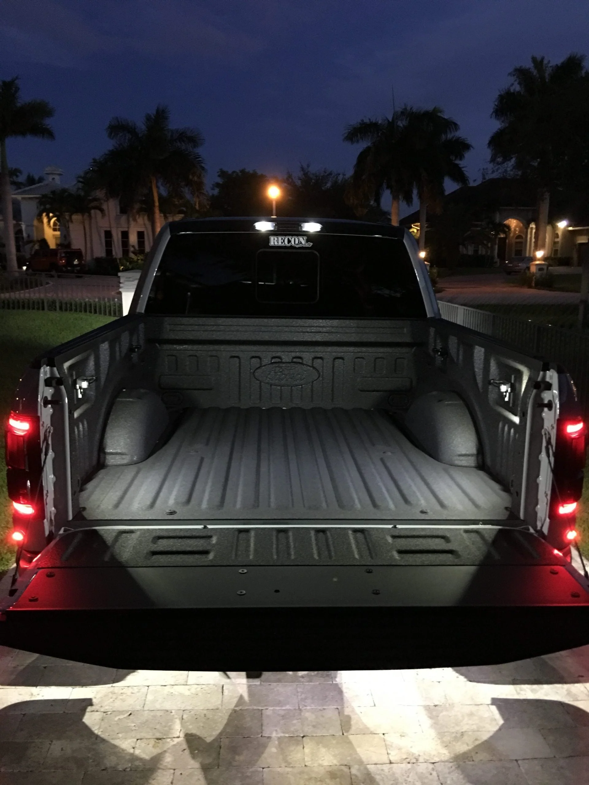Ford Super Duty F-250 F-350 F-450 & F-550 17-19 OEM Direct Replacement LED Bed Light Kit - Image 2