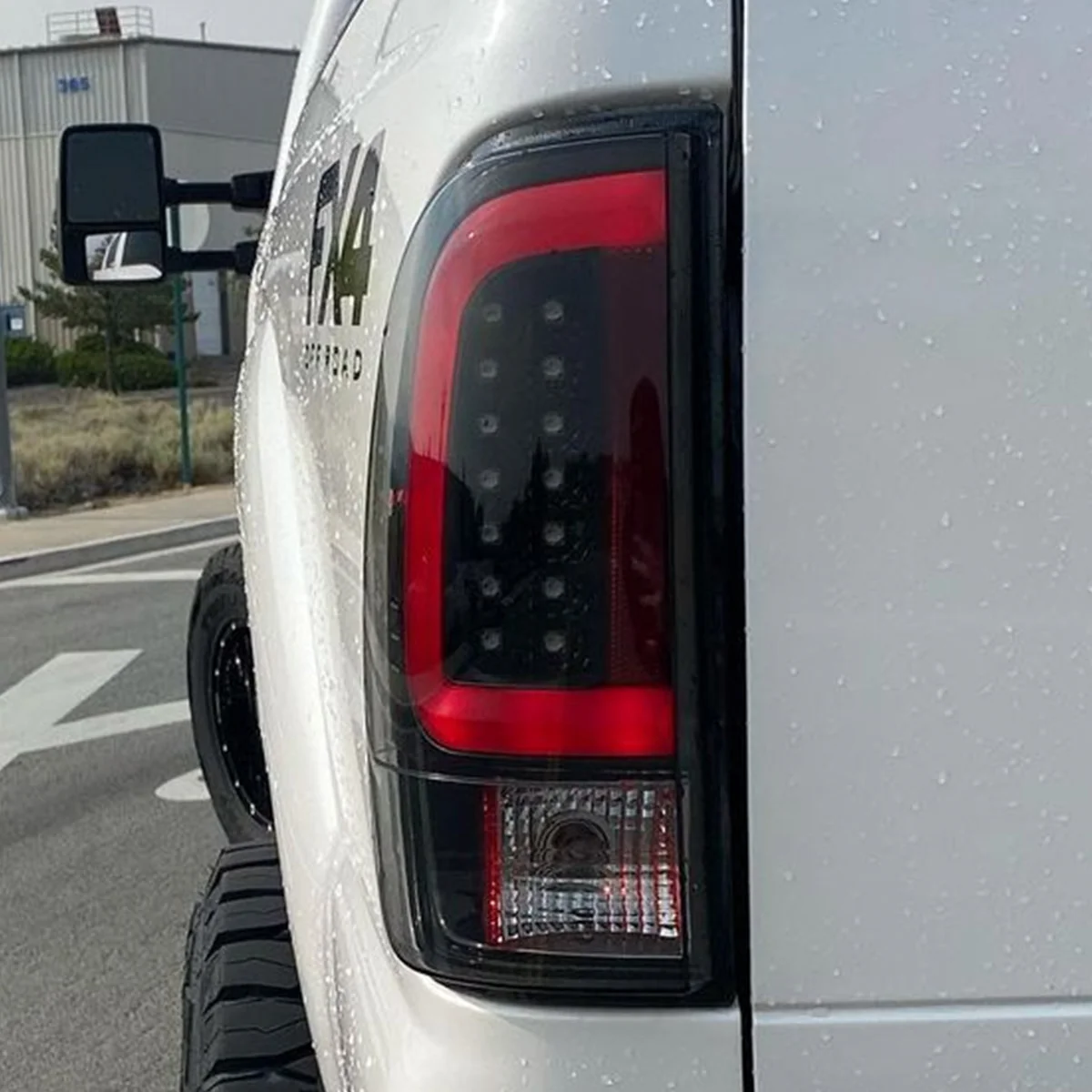 Ford Super Duty F250HD/F-250/F-350/F-450/F-550 08-16 Tail Lights Scanning OLED in Smoked - Image 3