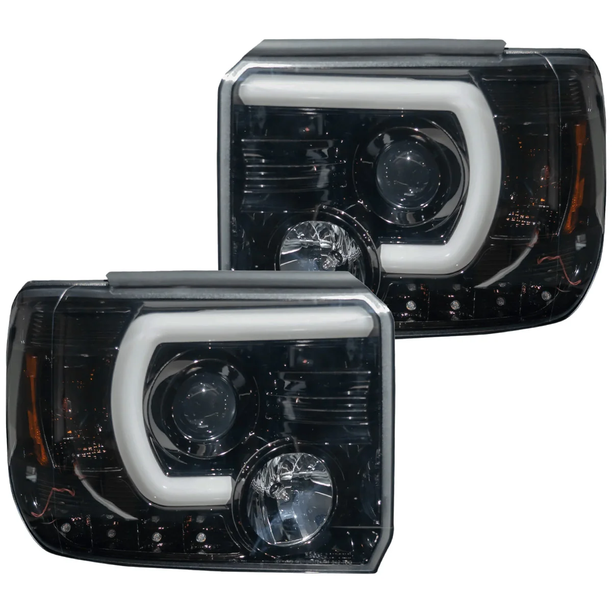 GMC Sierra 2500/3500 14-19 Single-Wheel HD Projector Headlights w OLED Amber DRLs & Scanning OLED Amber Turn Signals in Smoked/Black - Image 4