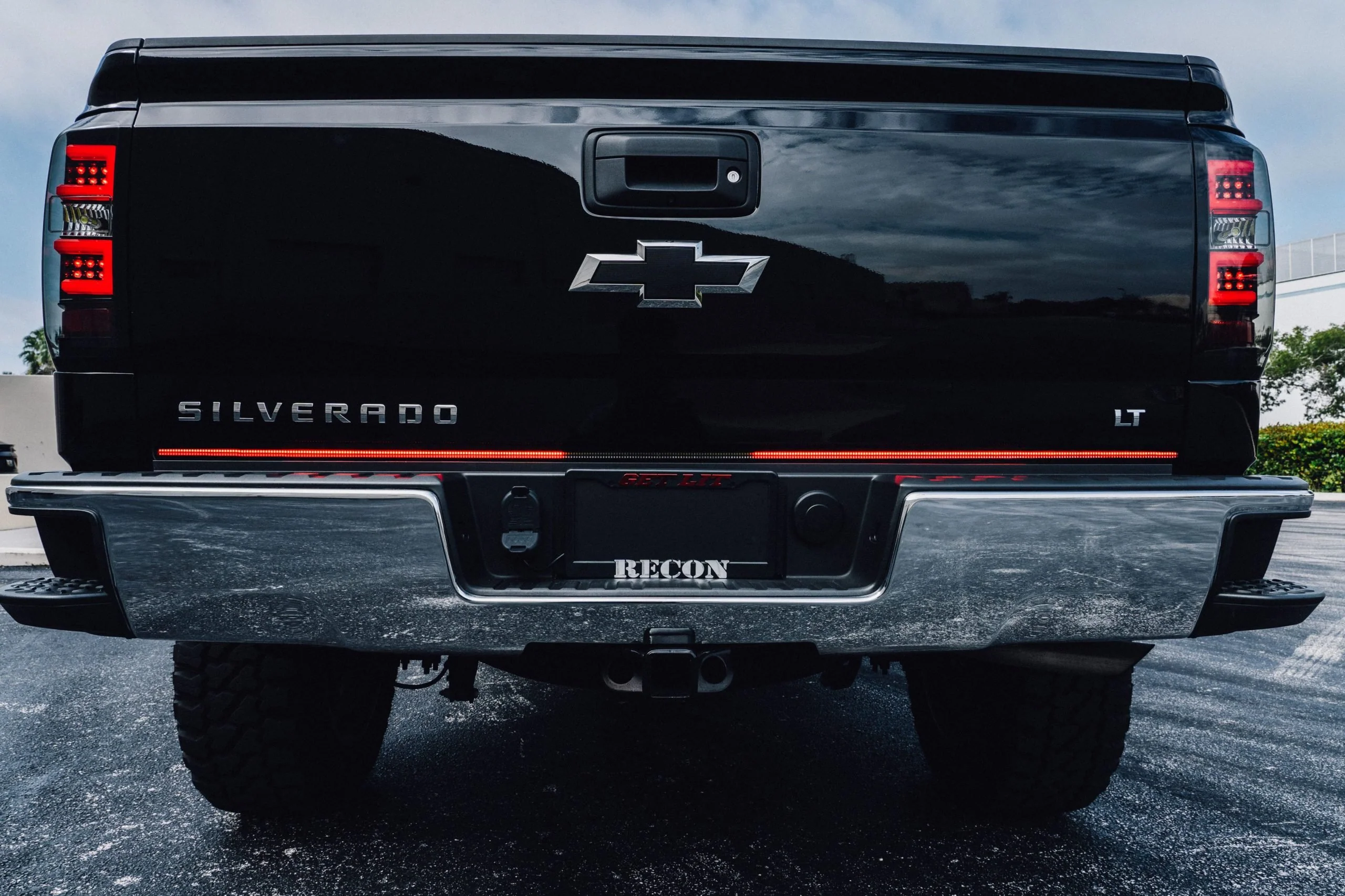 "Dual Row" Tailgate Bar High Power LED Red Scanning Turn Signals, Brake & White Reverse Lights - Multiple Sizes - Image 5